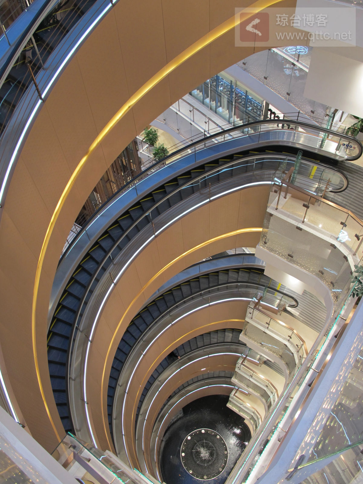 full Mall Escalator